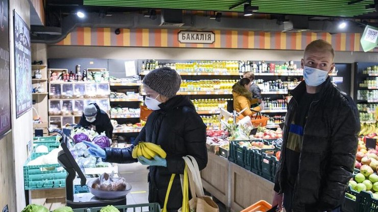 В супермаркетах могут одновременно находится не более 200 человек/ фото: Фокус