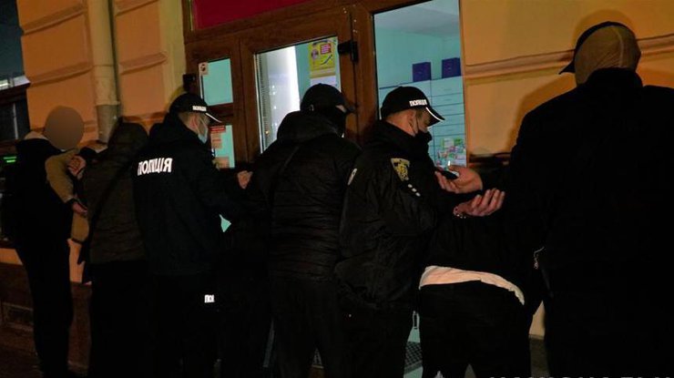 Преступники удерживали свою жертву в квартире на улице Городецкой