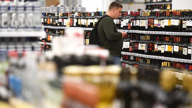 Правительство поднимает цены на спиртные напитки