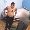 Толкали и несли на руках: как Саакашвили переводили в тюремную больницу (видео)