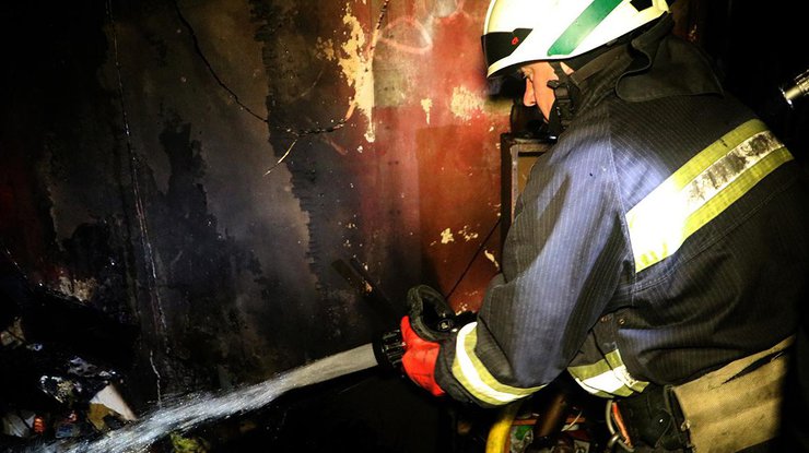 Во время ликвидации пожара спасатели обнаружили труп/ фото: ГСЧС