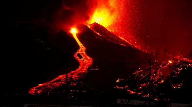 Извержение вулкана на Канарах/ фото: gazeta.ru