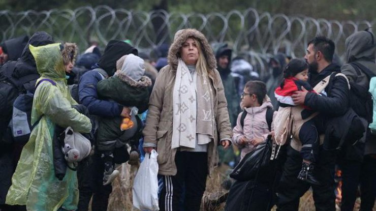 Нелегальные мигранты на польской границе/ фото: Фокус