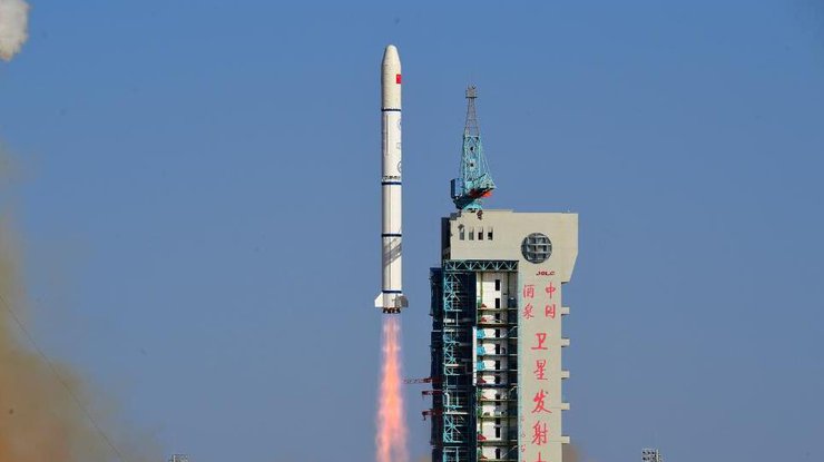 Запуск ракеты-носителя Чанчжэ-2C/ фото: Синьхуа