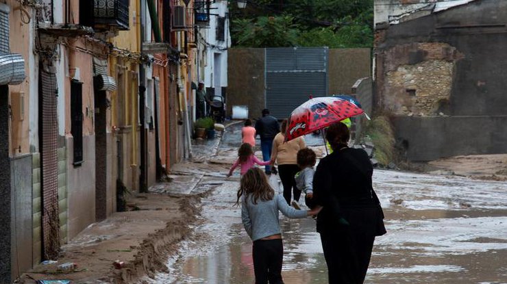 Наводнения в Испании/ фото: TRT World