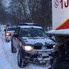 В Украине снежный оползень заблокировал движение дорог (фото) 