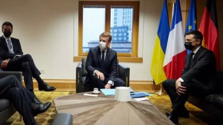 Олаф Шольц, Эммануэль Макрон и Владимир Зеленский в Брюсселе / Фото: president.gov.ua