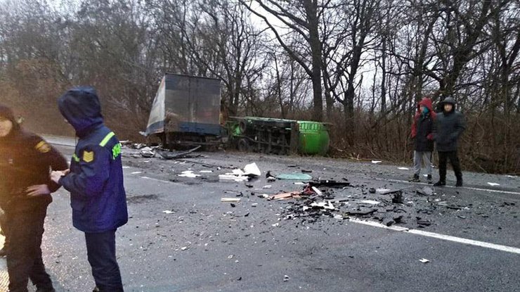 Столкновение грузовиков в Хмельницкой области/ фото: Нацполиция