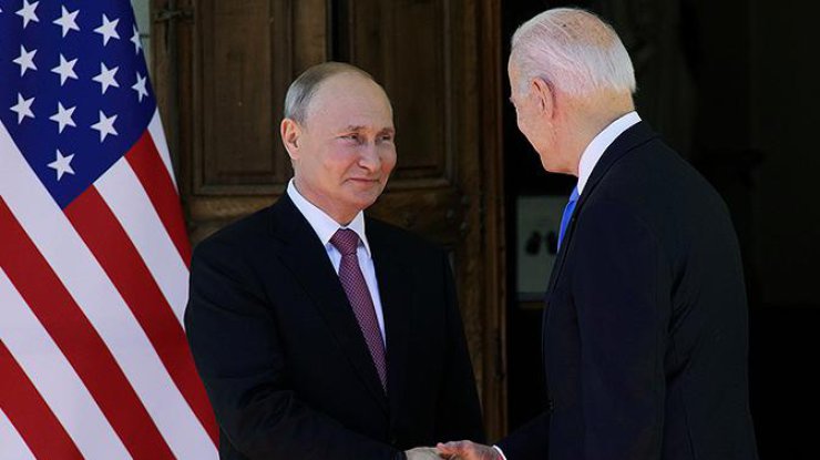 Фото: Владимир Путин и Джо Байден / RT