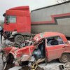 Под Николаевом автомобиль "влетел" в грузовик: есть жертвы