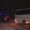 Под Львовом автобус с пассажирами попал в снежную ловушку