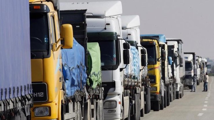 Въезд грузовиков в Киев ограничили/ фото: Vgorode