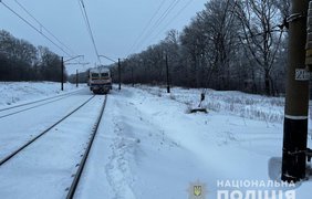 Под Харьковом "Газель" пыталась обогнать поезд, водитель погиб (фото)