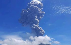 В Индонезии произошло смертоносное извержение вулкана 