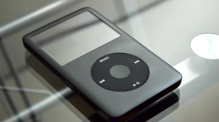 Apple iPod 2004 смог запустить современный сервис путем нескольких модификаций