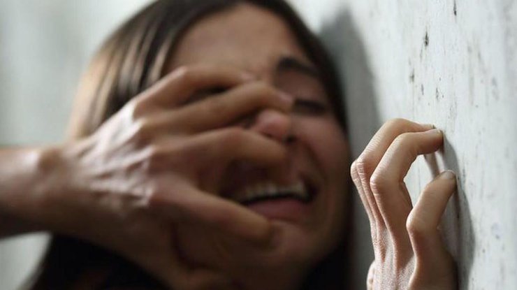 В Одессе рецидивист годами насиловал несовершеннолетних дочерей