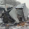 Под Харьковом на трассе грузовики попали в страшное смертельное ДТП (фото) 