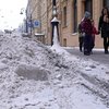 В Киеве женщину завалило сошедшим с крыши льдом