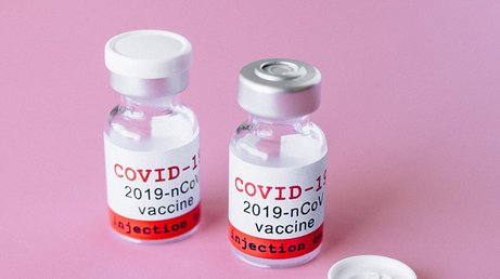 В Украине завершили экспертизу двух вакцин от коронавируса 
