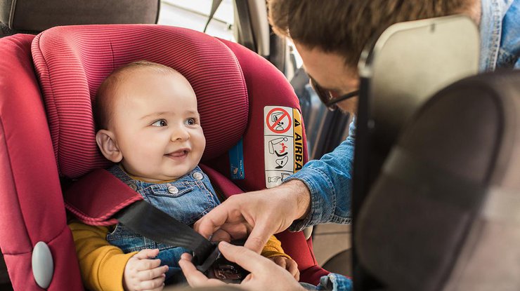 Детей до 3-х лет разрешили перевозить на переднем сидении автомобиля