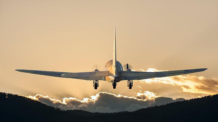 Самолет/ Фото: gobear.com