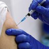 Вакцинация от коронавируса стартовала еще в двух областях
