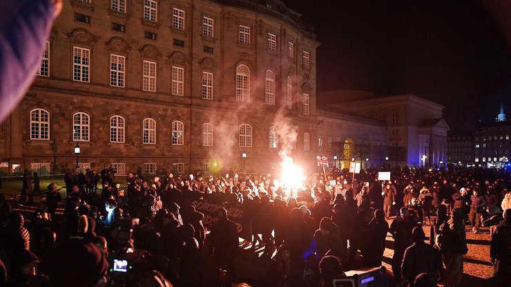 Протесты в Дании/фото: helocal.
