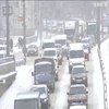 Снігопад та ожеледиця: Київ завмер у заторах