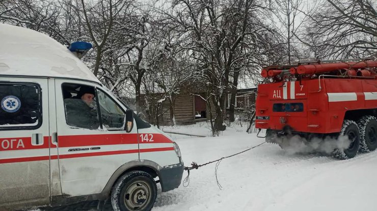 На расчистку дорог "Укравтодор" бросил 850 единиц техники