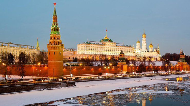 В Кремле заявили, что Россия будет сохранять связи с соотечественниками в Украине путем "мягкой силы"