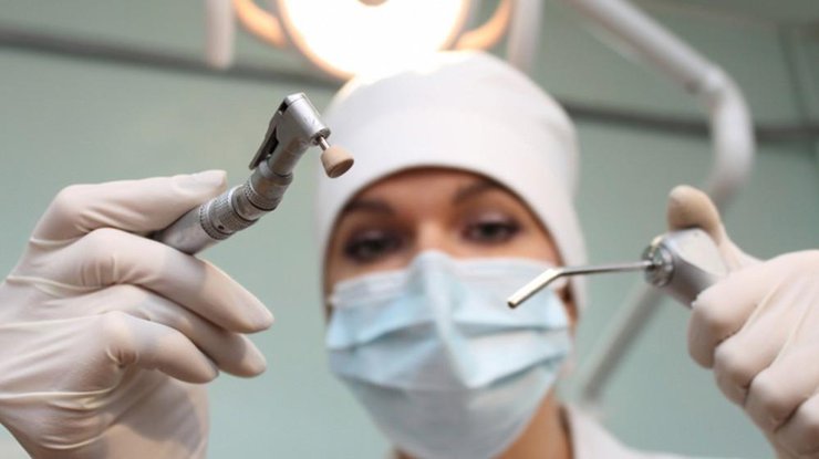 В Украине стоматологи бесплатно лечат только детей и в экстренных случаях