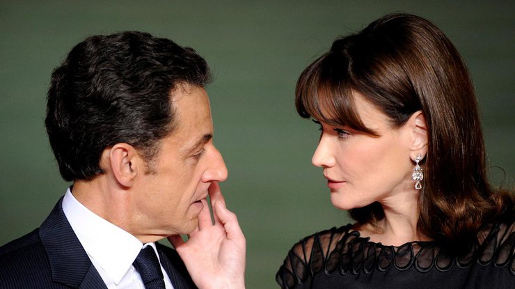 Президент Франции Николя Саркози с супругой Карлой-Бруни Саркози на саммите НАТО в 2009 году