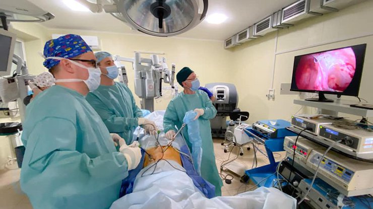 Робот-хирург Da Vinci прооперировал первого пациента в Украине в декабре 2020 года