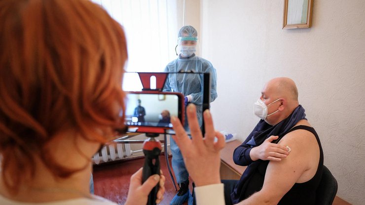 По состоянию на утро 10 марта в Украине от коронавируса привили 23 510 человек