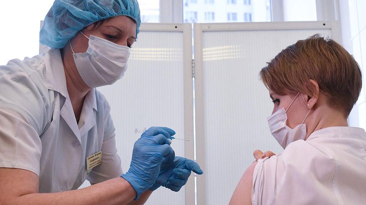 За весь период вакцинации больше всего привитых в Донецкой области, а самое меньше - в Сумской/ фото: Газета.ру