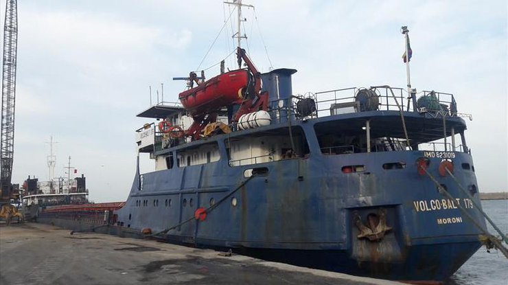 Экипаж судна "Волго Балт 179" состоит из 13 человек - граждан Украины