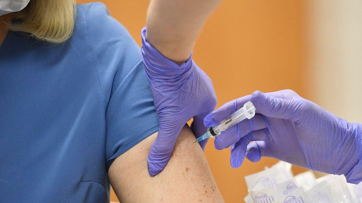 С начала кампании по иммунизации в стране сделали 38 237 уколов/ фото: РИА Новости