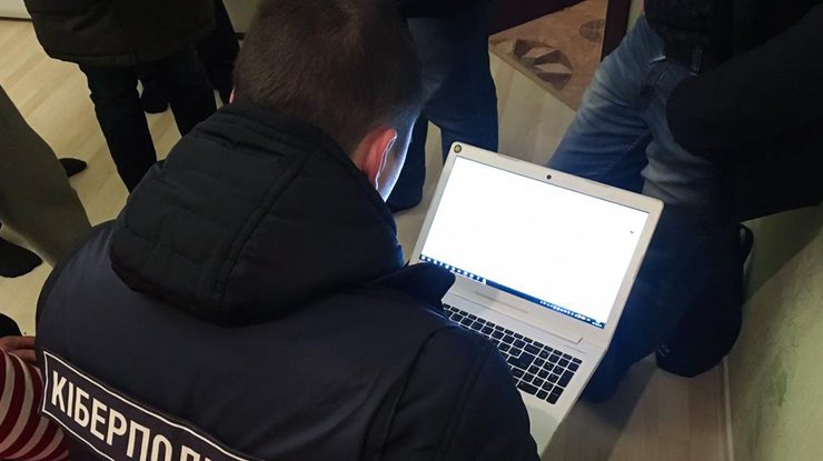 Программа попадала на компьютеры украинцев с помощью рассылки по электронной почте/ фото: РБК