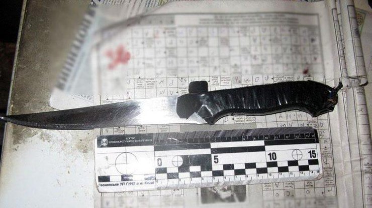 Нож, которым мать ударила сына / Фото: полиция 
