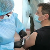 Головний біль, свербіж та лихоманка: в Україні фіксують побічні ефекти від індійської вакцини