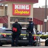 Мужчина открыл стрельбу в супермаркете, есть жертвы