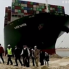 Заблокований Суецький канал не можуть звільнити від контейнеровоза