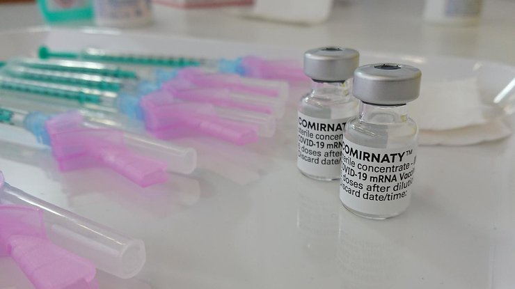 Фото: когда Украина получит новую партию вакцины 