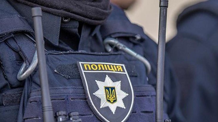 Хозяева заведения устроили небольшую потасовку с правоохранителями/ фото: Comments.ua