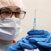В Чехии миллиардер получил прививку от коронавируса постыдным путем