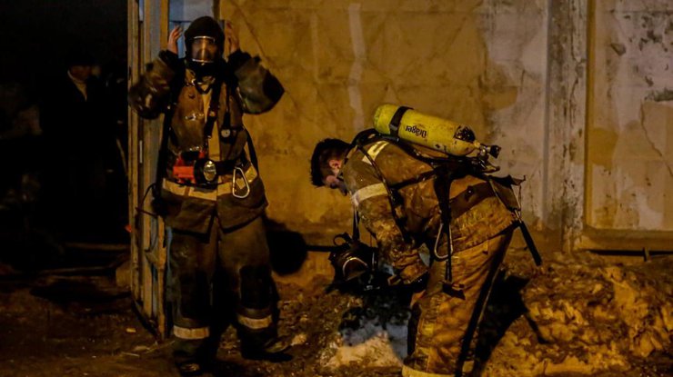 В Киеве в ночь произошел пожар в недостроенной бане в частном доме