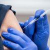 COVID-вакцинация в Украине: кому нельзя делать прививку