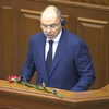 Депутати "привітали" Максима Степанова квітами з могили