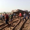 В Египте поезд сошел с рельсов, много пострадавших (фото, видео)