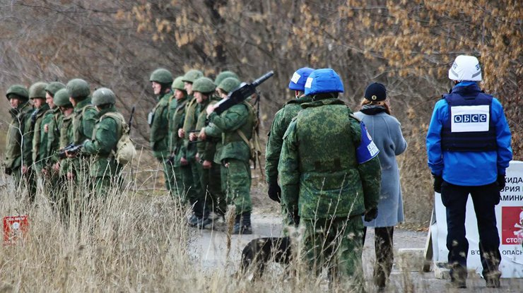 Наблюдатели ОБСЕ на позициях боевиков